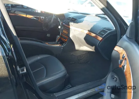 2009 Mercedes-Benz E 320 Bluetec z USA, uszkodzony, nr VIN WDBUF22X49B394124